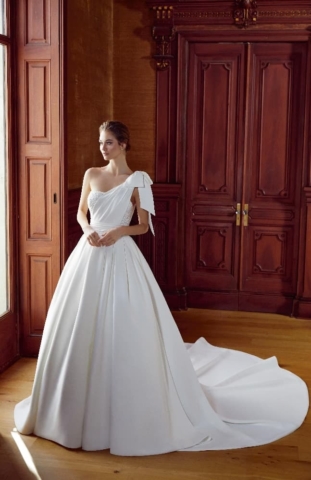 Svatebni saty divina sposa 232 32 3849