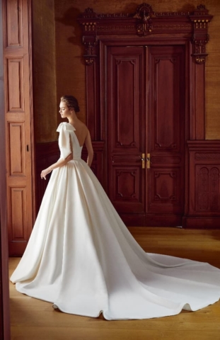 Svatebni saty divina sposa 232 32 3998